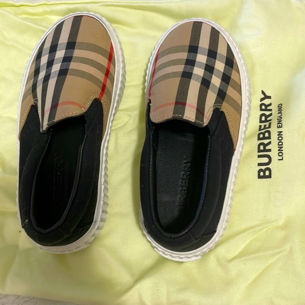 Burberry kids shoe